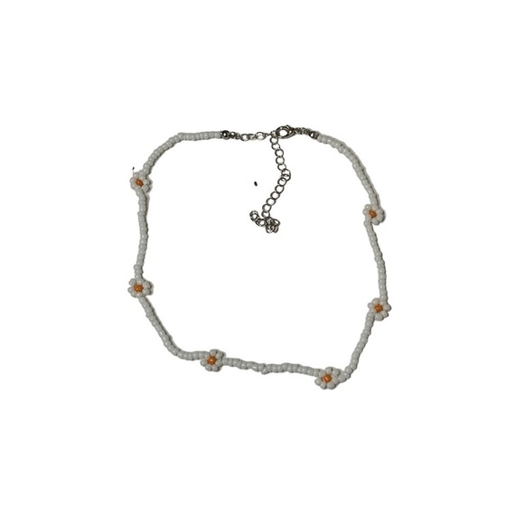 Beaded flower necklace - Picture 1 of 5